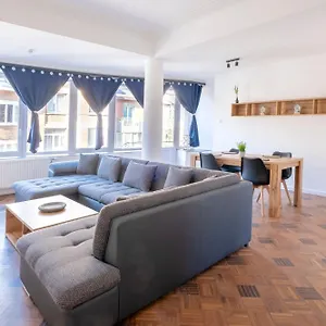 studio-lumiere.brusselshotelsbook.com/